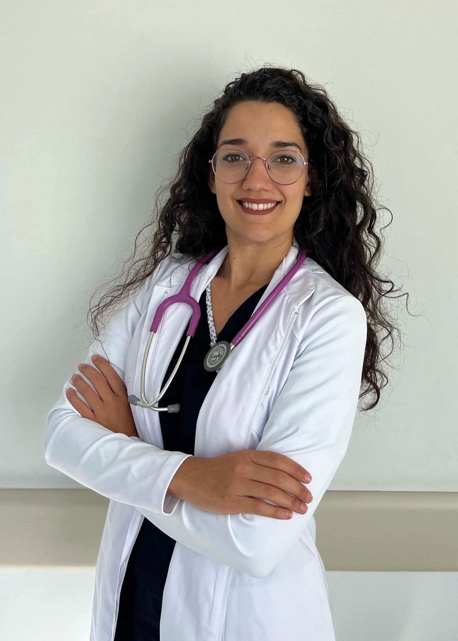 Dr. Tainá Bueno